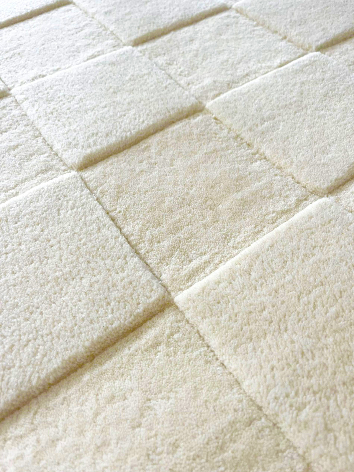 Rug CHECKERBOARD Off White 5.6 x 7.9 ft