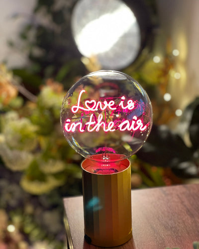 Bulb LOVE IS IN THE AIR Red