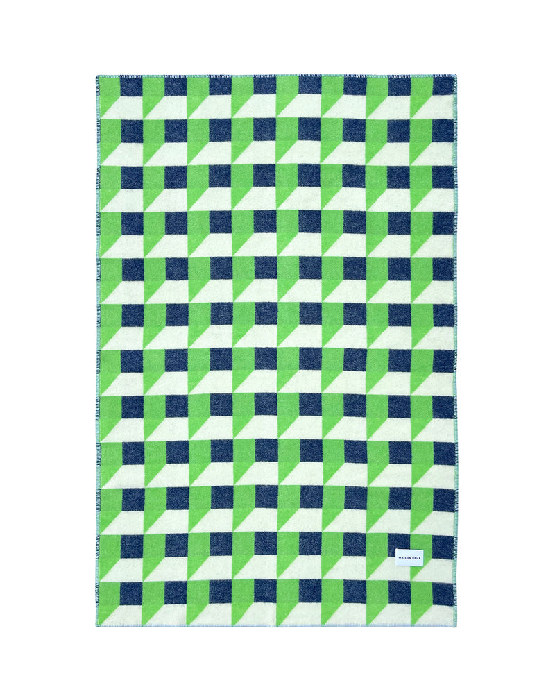 Blanket CUBICS Apple / Navy Print 4.25 x 6.5 ft