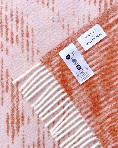 Moooi Blanket - Blushing Sloth Pink Rust