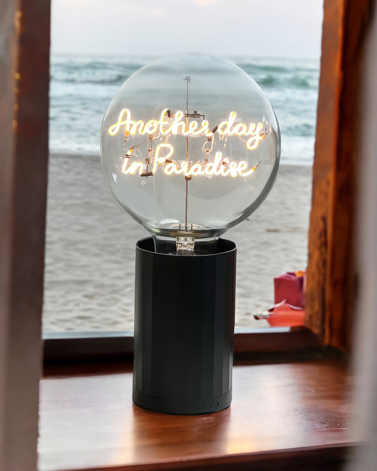 Bulb ANOTHERDAY IN PARADISE Amber with Base Table Lamp PORTABLE